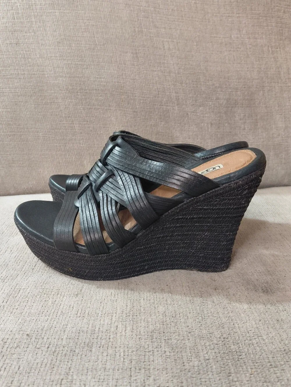 UGG Melinda Black Strappy Espadrille Wedge Sandals Size 7